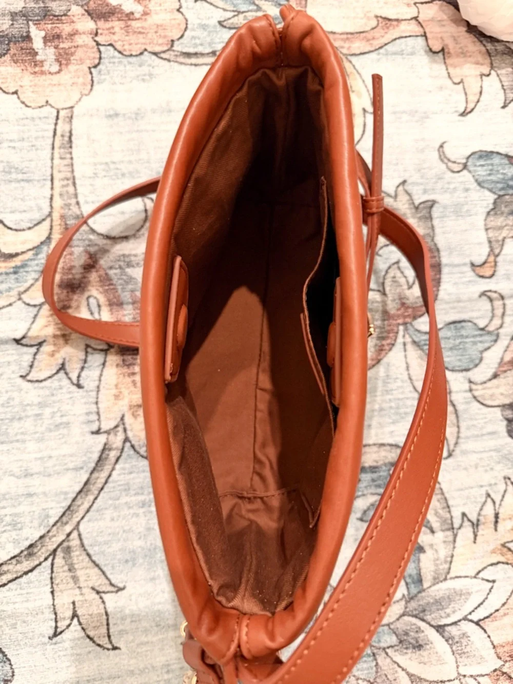 NEW A.P.C. Drawstring Magnet Closure Chestnut Leather Crossbody (smoke/pet free) - Picture 4 of 9